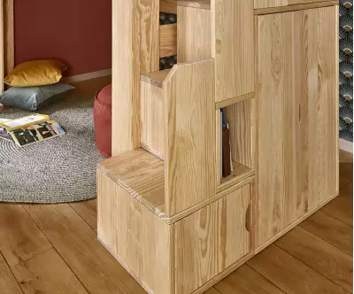 Détails module escalier bois naturel avec rangements