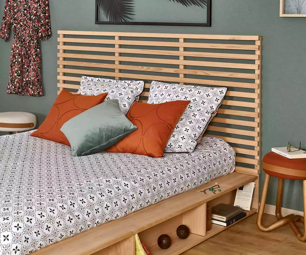 Tête de lit Hooker présentée avec le lit Galion en 140x190 Tête de lit Hooker présentée avec le lit Galion en 140x190