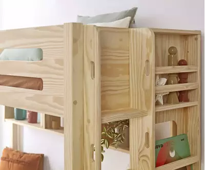 Détail échelle et étagère du lit superposé Chinook bois