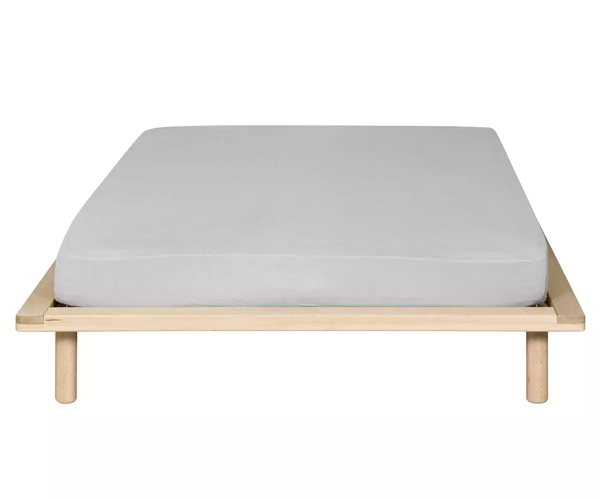 Lit Savo avec matelas peut supporter un poids maximal de 100 kg par personne