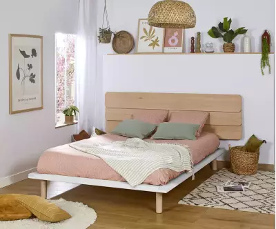 Lit Savo avec tête de lit Frégate apporte de la personnalité à votre décoration