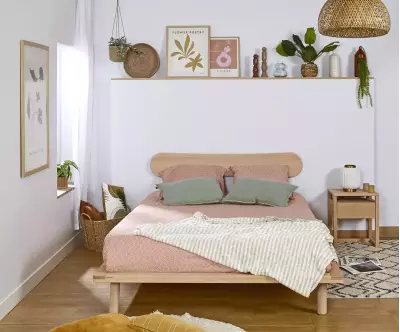 Lit Savo avec tête de lit Kauai est avec un design sobre et épuré