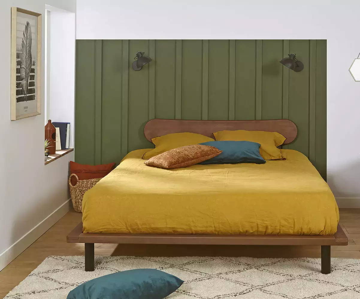 Lit Savo avec tête de lit Kauai apporte une touche d’élégance au couchage noyer Lit Savo avec tête de lit Kauai apporte une touche d’élégance au couchage noyer