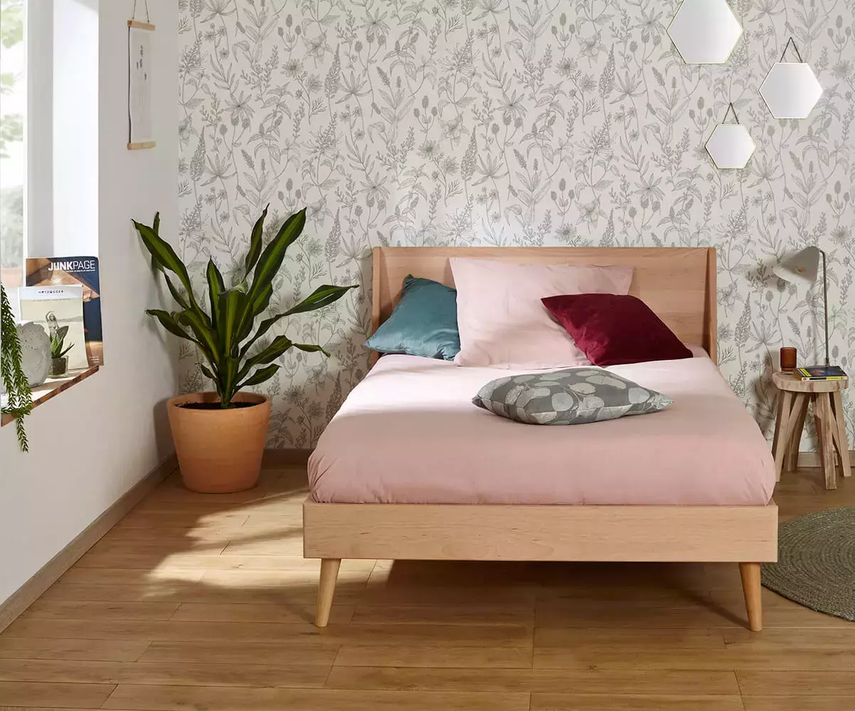 Lit Riddel en bois massif avec matelas mousse Lit Riddel en bois massif avec matelas mousse