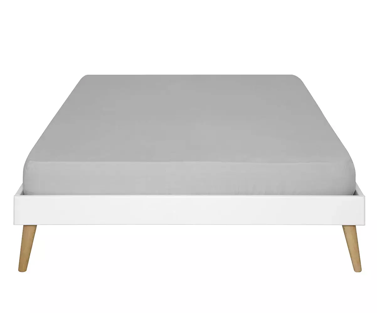 Lit avec pieds style scandinave Lit avec pieds style scandinave