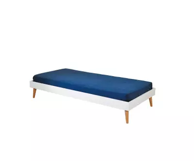 Lit en bois massif Euphor avec matelas et pieds