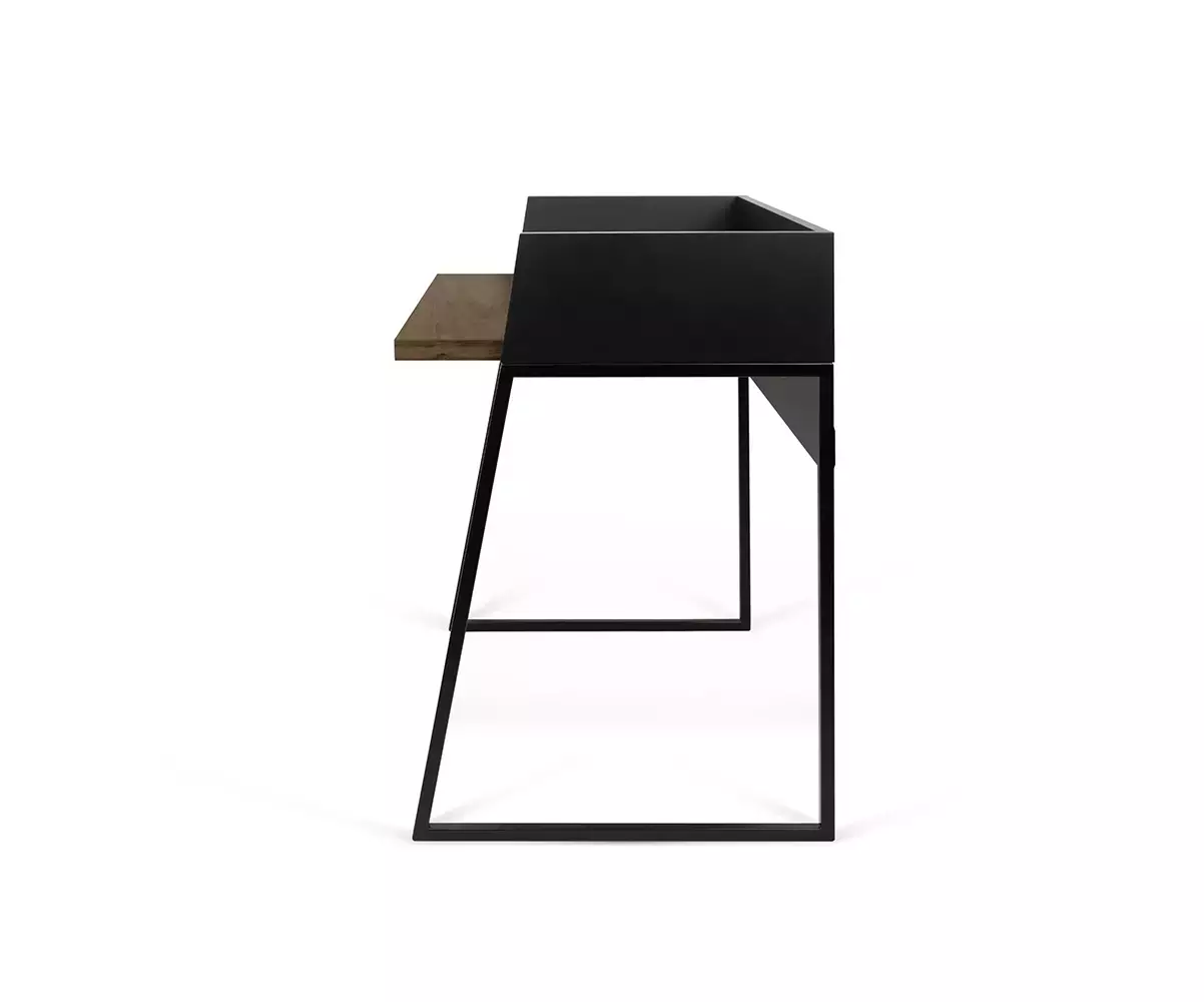 Bureau Luskan est simple Bureau Luskan est simple