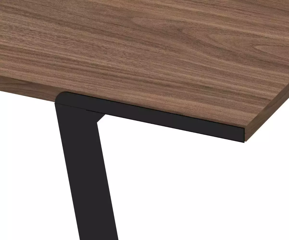 Table à manger Drift assure une bonne stabilité Table à manger Drift assure une bonne stabilité