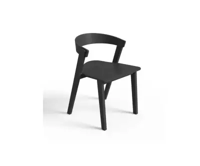 Chaise Lowan trouve facilement sa place dans votre intérieur