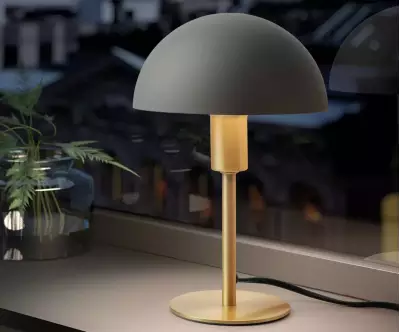 Lampe à Poser Teaupa coloris laiton et noir apporte une touche d’élégance dans votre intérieur