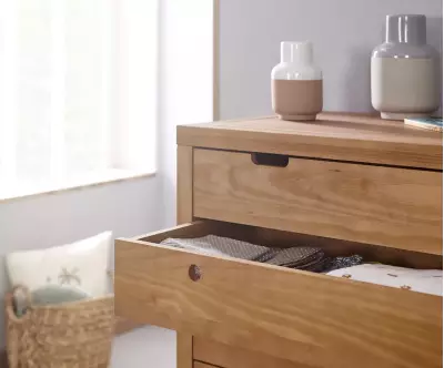 Zoom commode adulte Calycé