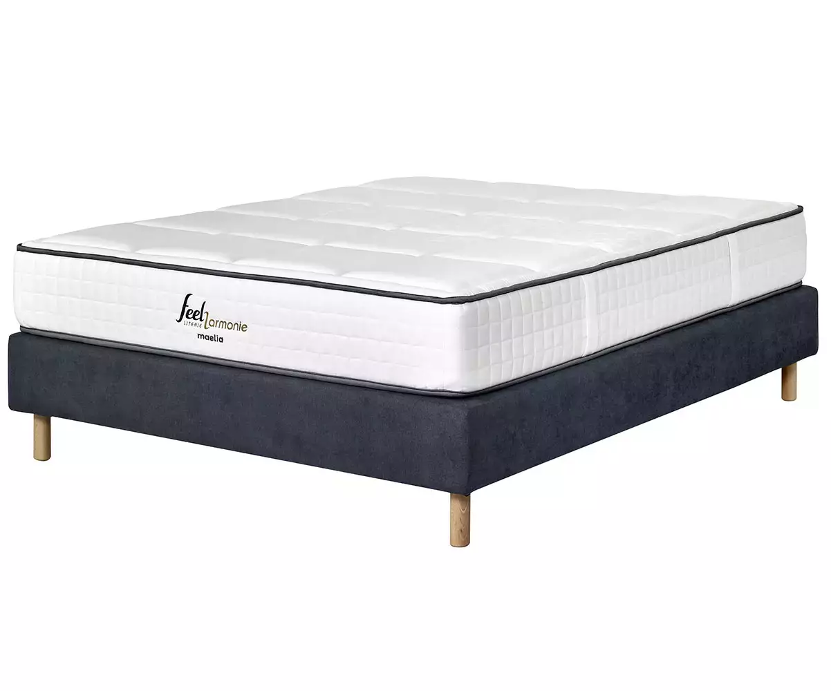 Sommier tapissier Senesi avec matelas en option bleu Sommier tapissier Senesi avec matelas en option bleu