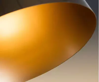 Lampadaire en métal