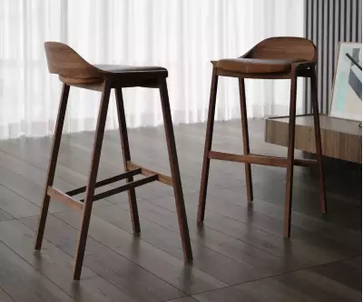 Chaises haute élégantes