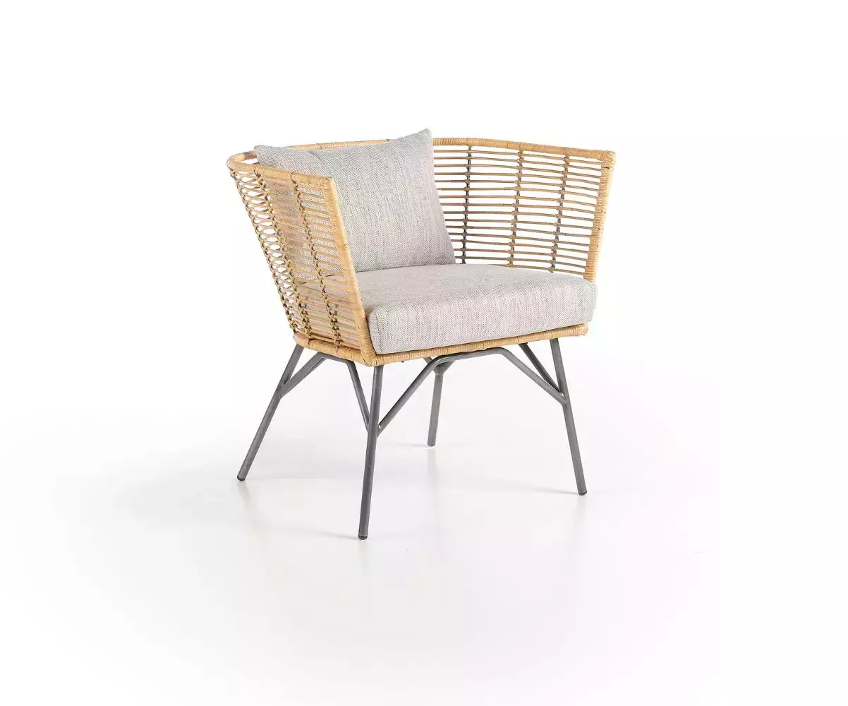 Fauteuil Berta design en rotin pour intérieur et extérieur couvert Fauteuil Berta design en rotin pour intérieur et extérieur couvert