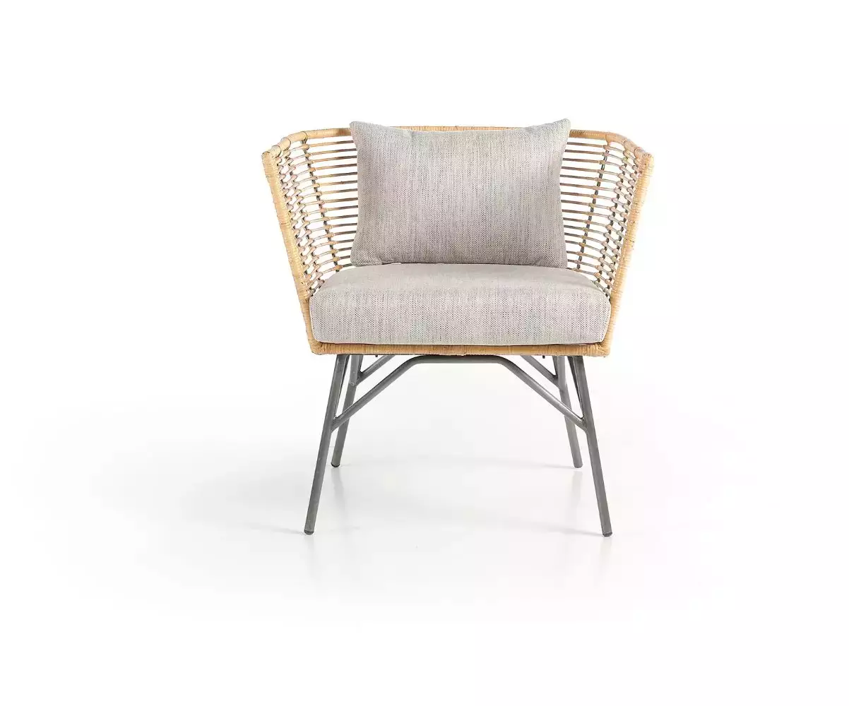 Fauteuil Berta avec un coussin déhoussable inclus pour une assise confortable Fauteuil Berta avec un coussin déhoussable inclus pour une assise confortable
