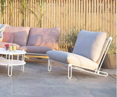 Fauteuil en tissu et métal gris et blanc