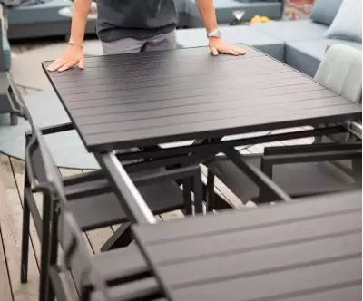 Table Extensible Lacanau dispose d'un système d'allonge intégré