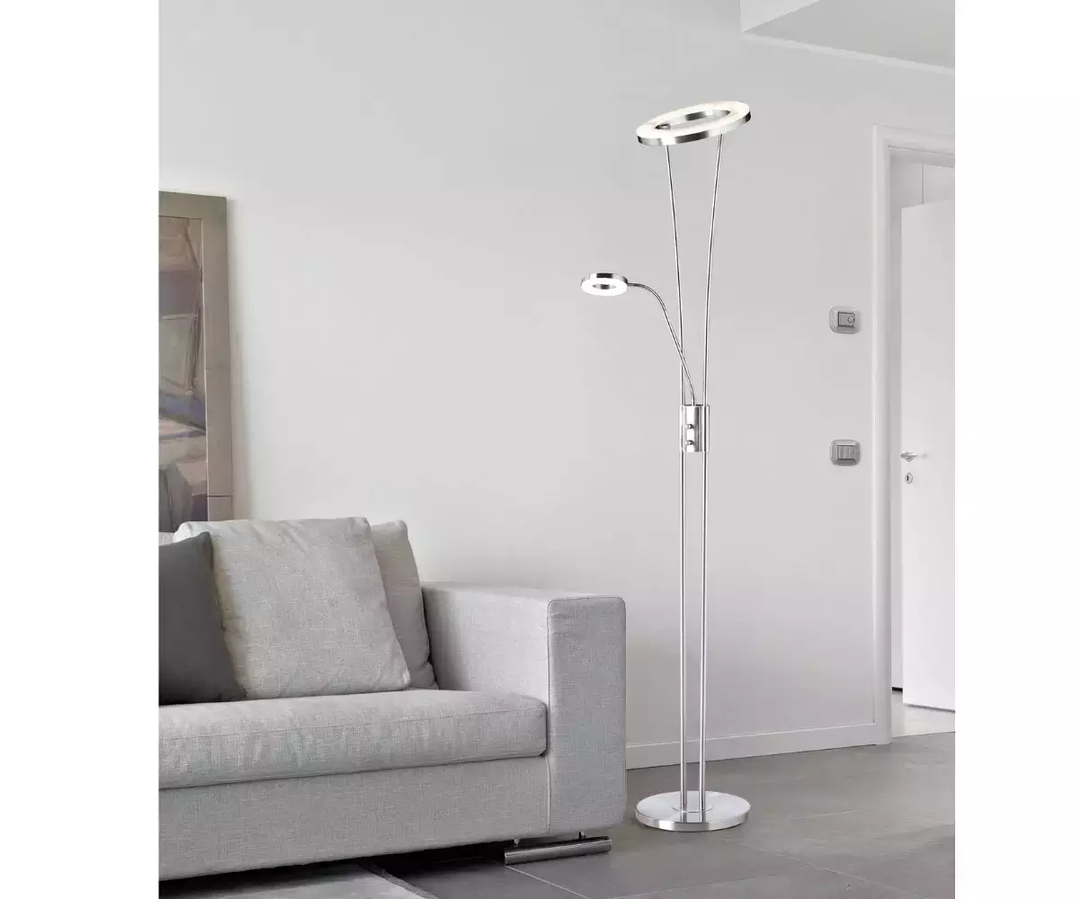 Lampadaire Afeva, coloris chromée crée une ambiance chaleureuse Lampadaire Afeva, coloris chromée crée une ambiance chaleureuse