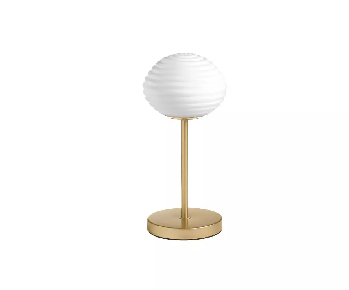 Lampe à Poser Koloa coloris laiton diffuse une lumière douce uniforme dans toute la pièce Lampe à Poser Koloa coloris laiton diffuse une lumière douce uniforme dans toute la pièce