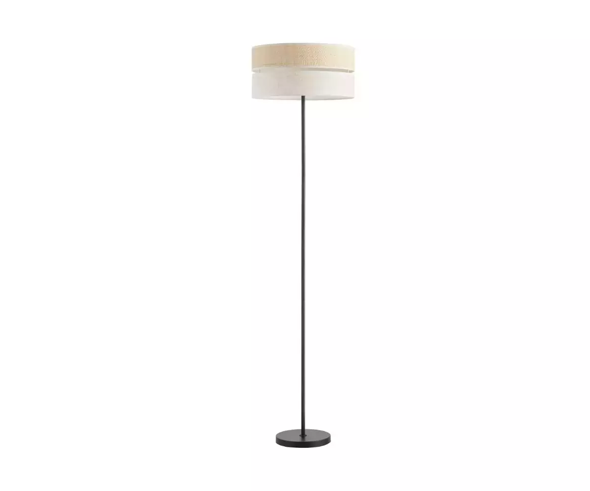 Lampadaire Sisia coloris noir et lin crée une ambiance chaleureuse et cosy Lampadaire Sisia coloris noir et lin crée une ambiance chaleureuse et cosy