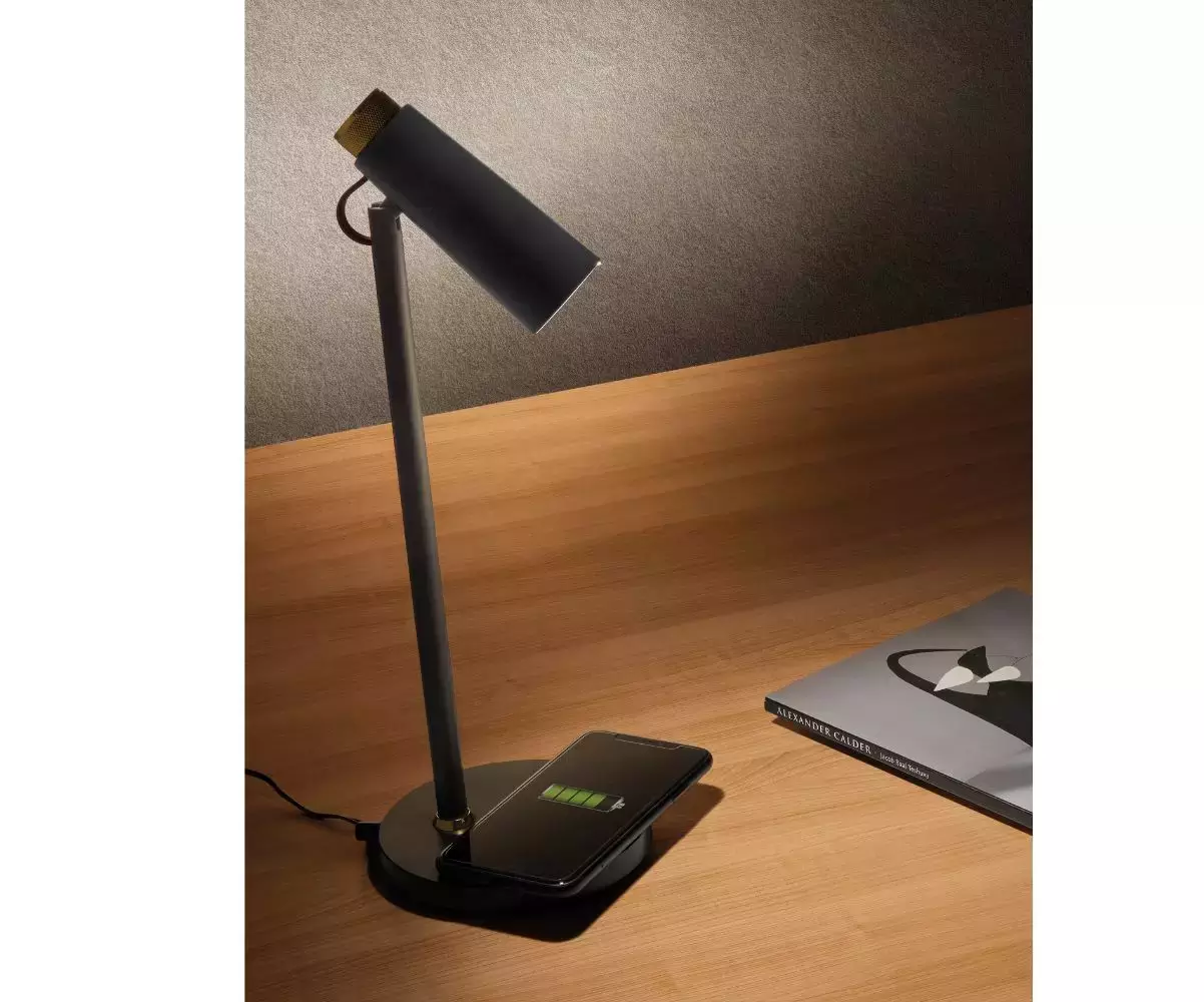 Lampe à poser Kao coloris noir et doré est moderne et élégante Lampe à poser Kao coloris noir et doré est moderne et élégante