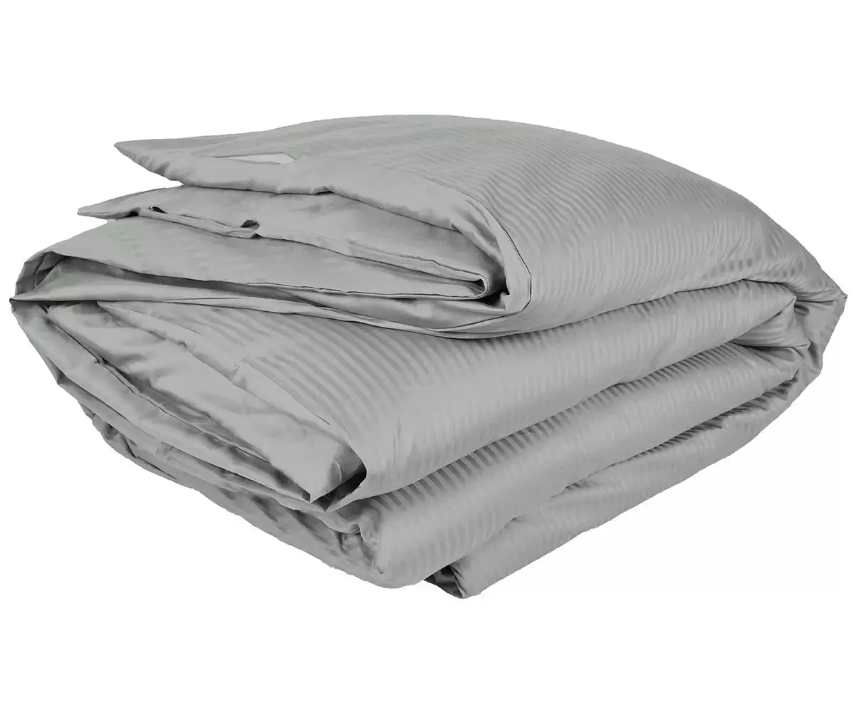 Housse de couette pliée gris clair Housse de couette pliée gris clair
