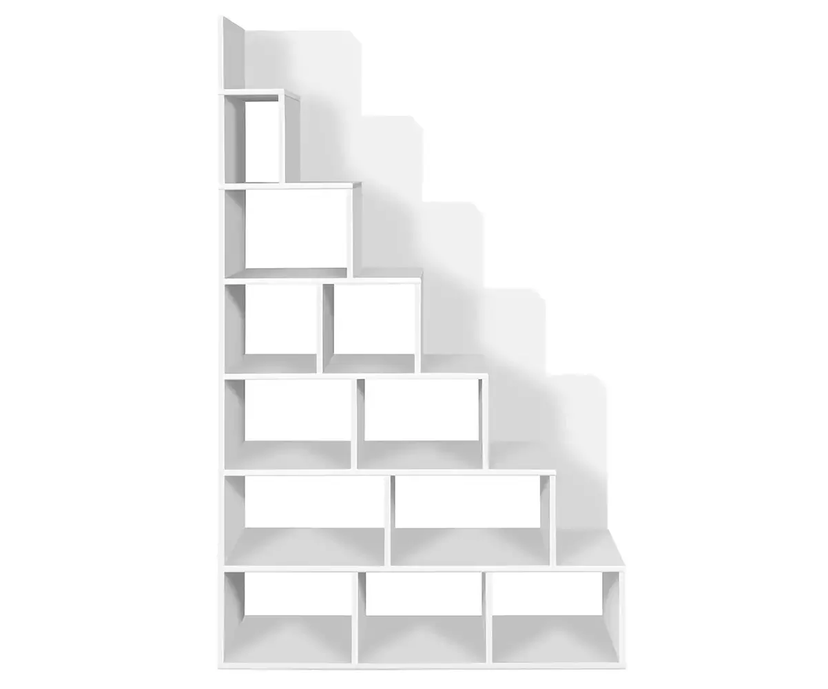 Escalier en blanc avec niches de rangement Escalier en blanc avec niches de rangement