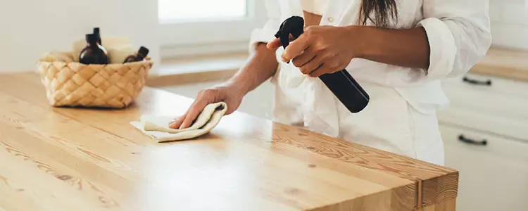 Comment nettoyer un meuble en bois ?